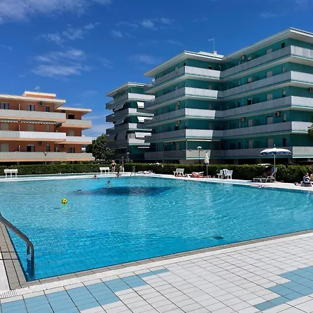 Comfy With Pool Access بيبيوني