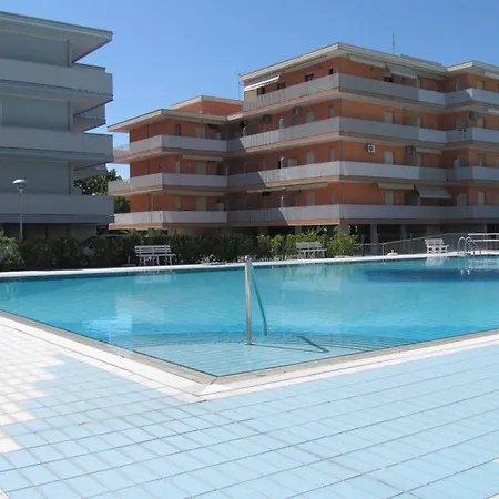 شقة Comfy With Pool Access *