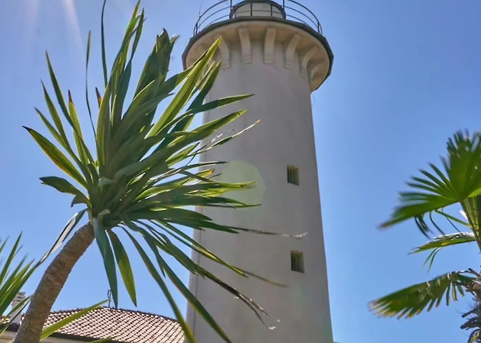 Comfy With Pool Access Apartament